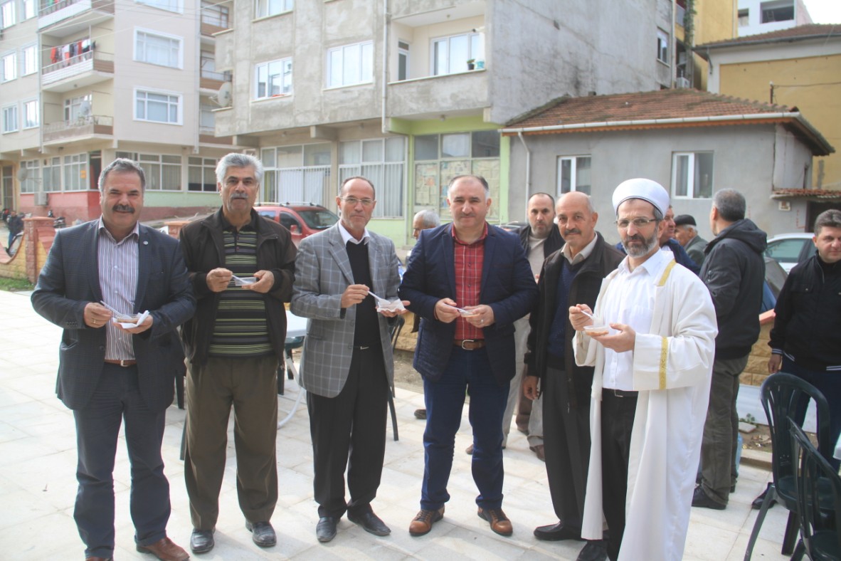 Belediye Baskani Neset Çaglayan, Orhangazi Hürriyet Cami Yapma ve Yasatma Dernegi’nin Muharrem Ayi Münasebetiyle Düzenledigi Asure Ikramina Katildi 