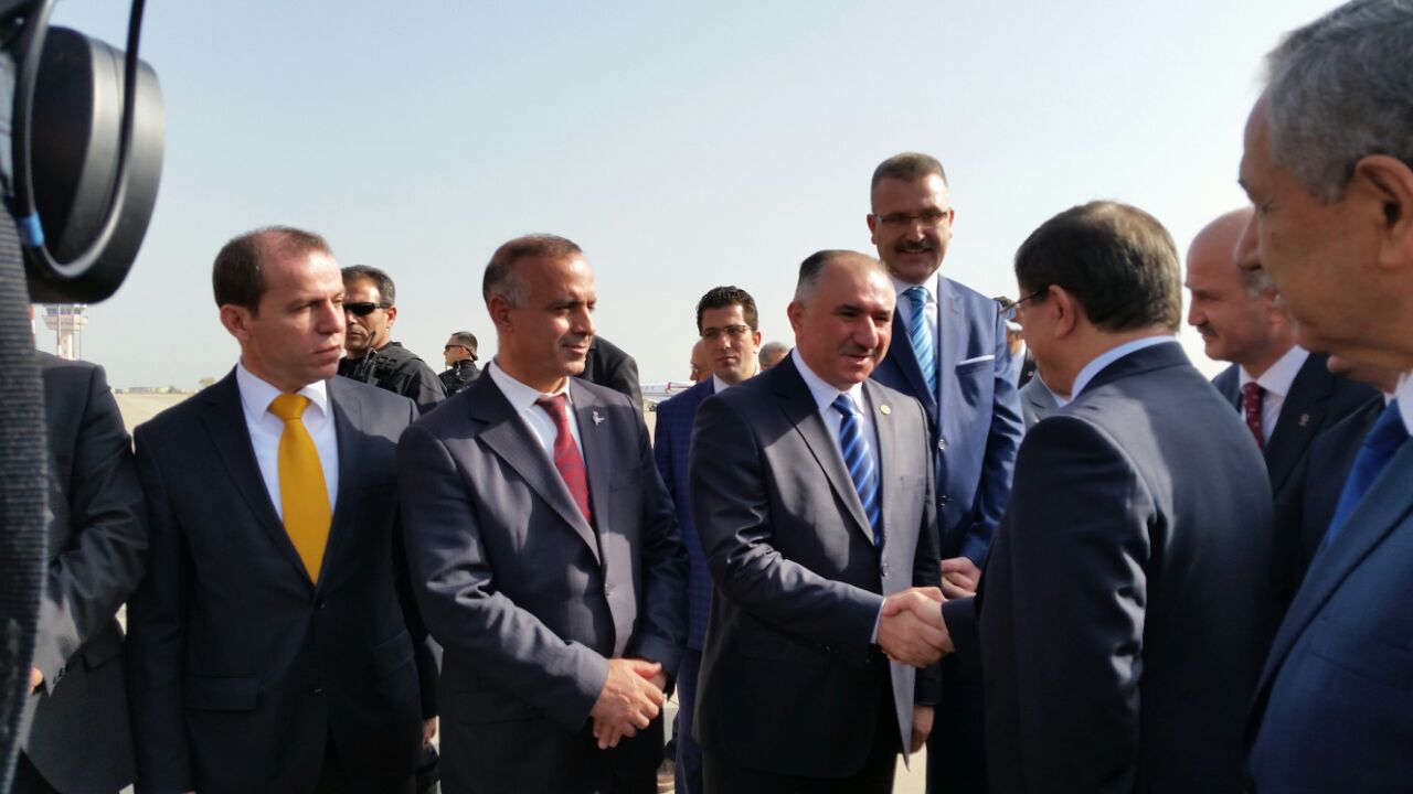 Belediye Baskani Neset Çaglayan, Bursa’ya gelen Basbakan Prof.Dr.Ahmet Davutoglu’nu Yenisehir Havalimaninda Karsiladi 