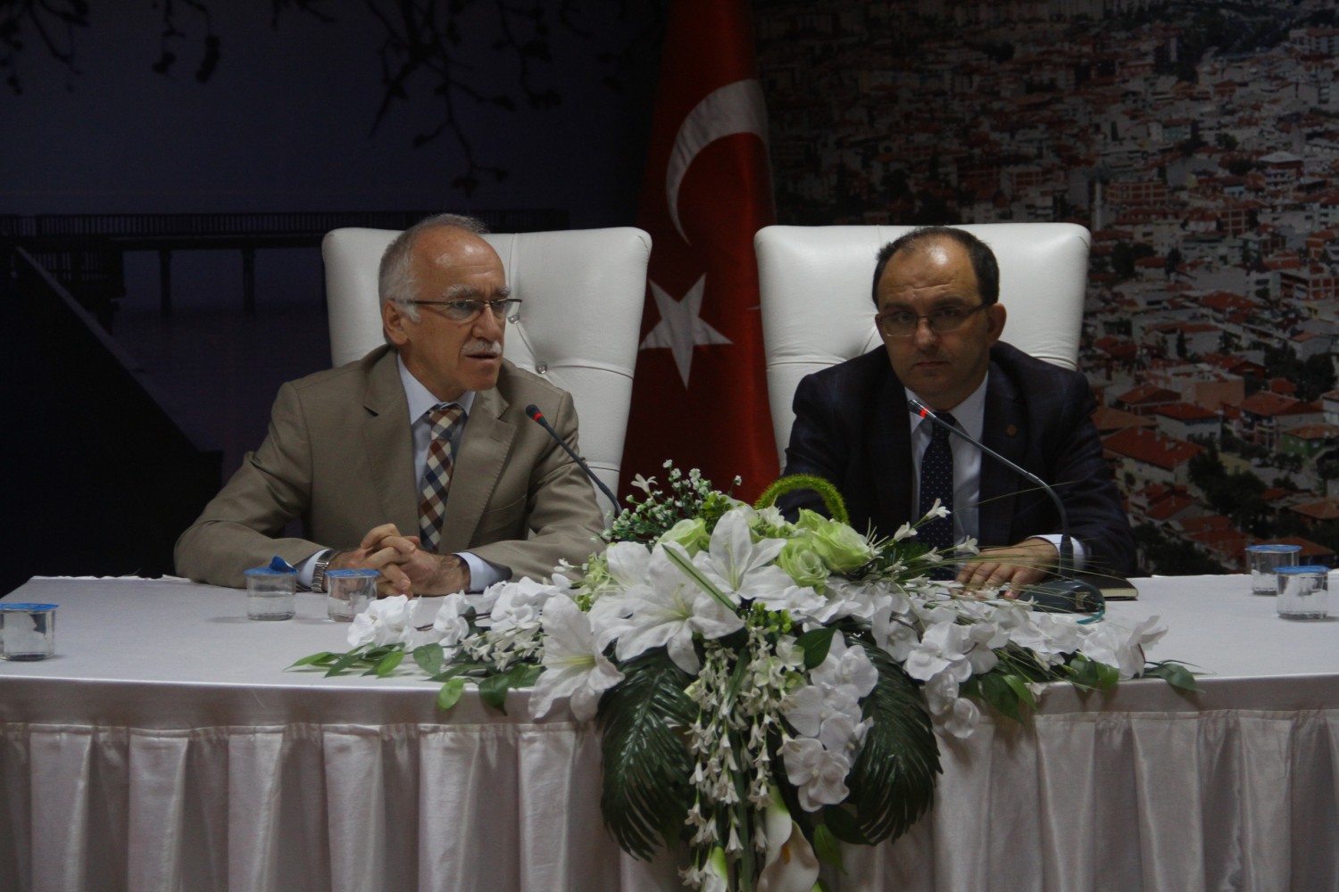 Bursa Il Afet ve Acil Durum Müdürü Ibrahim Tari, Belediye Çalisanlarina Deprem ve Diger Dogal Afetler Hakkinda Bilgi Aktardi 