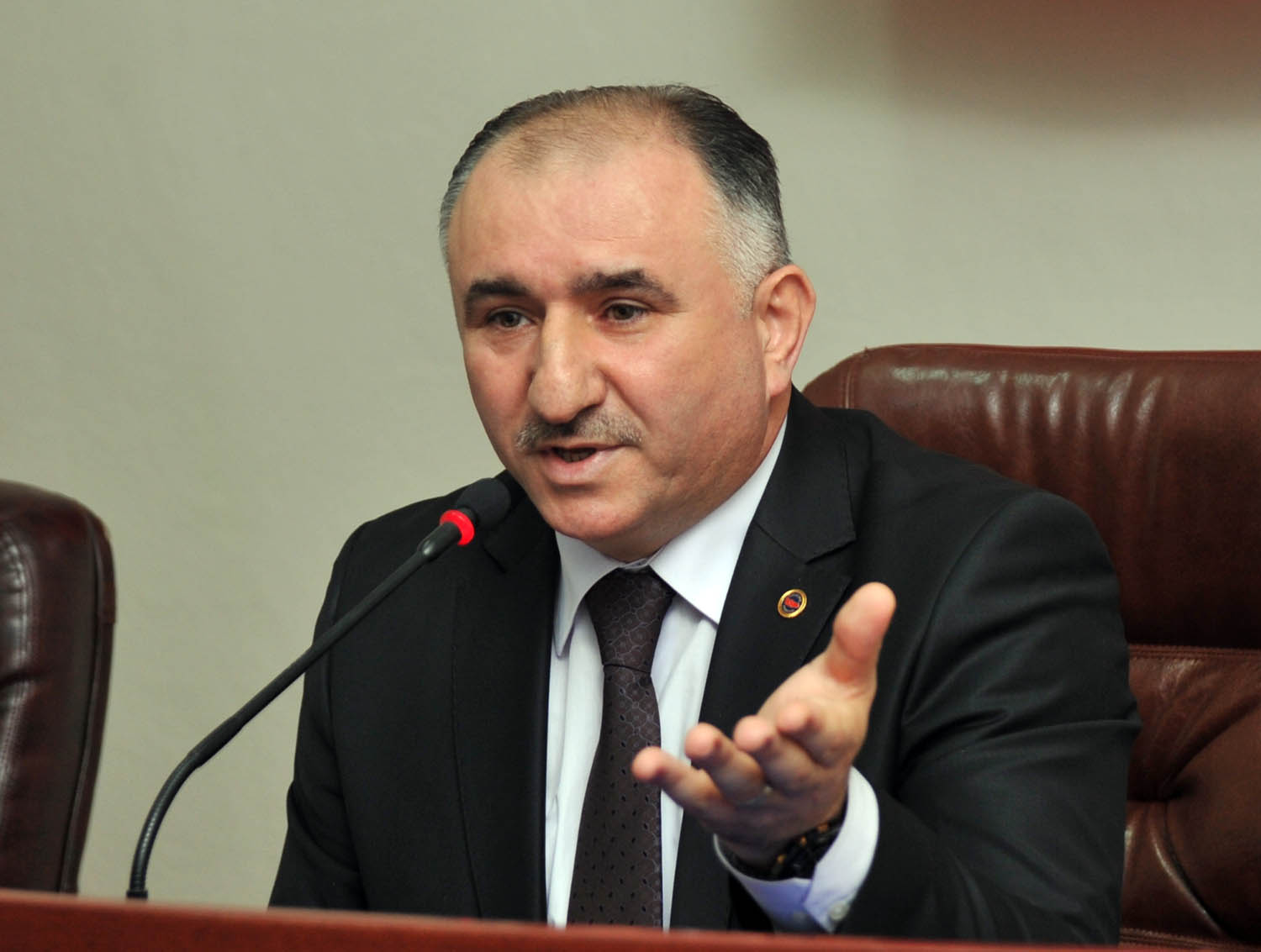 Belediye Baskani Neset Çaglayan, Fen Isleri Müdürlügü bütçesinden Kültür Müdürlügü Bütçesine Aktarilmayla Ilgili Açiklama Yapti 