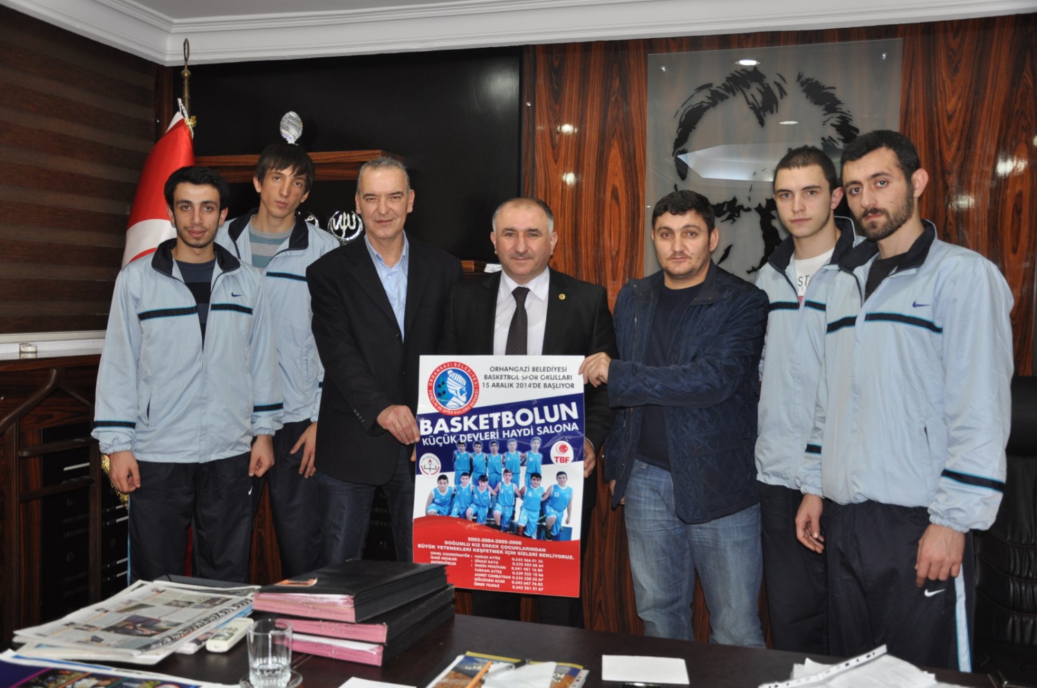 Basketbolcular Belediye Baskani Neset Çaglayan’i Ziyaret Ettiler 