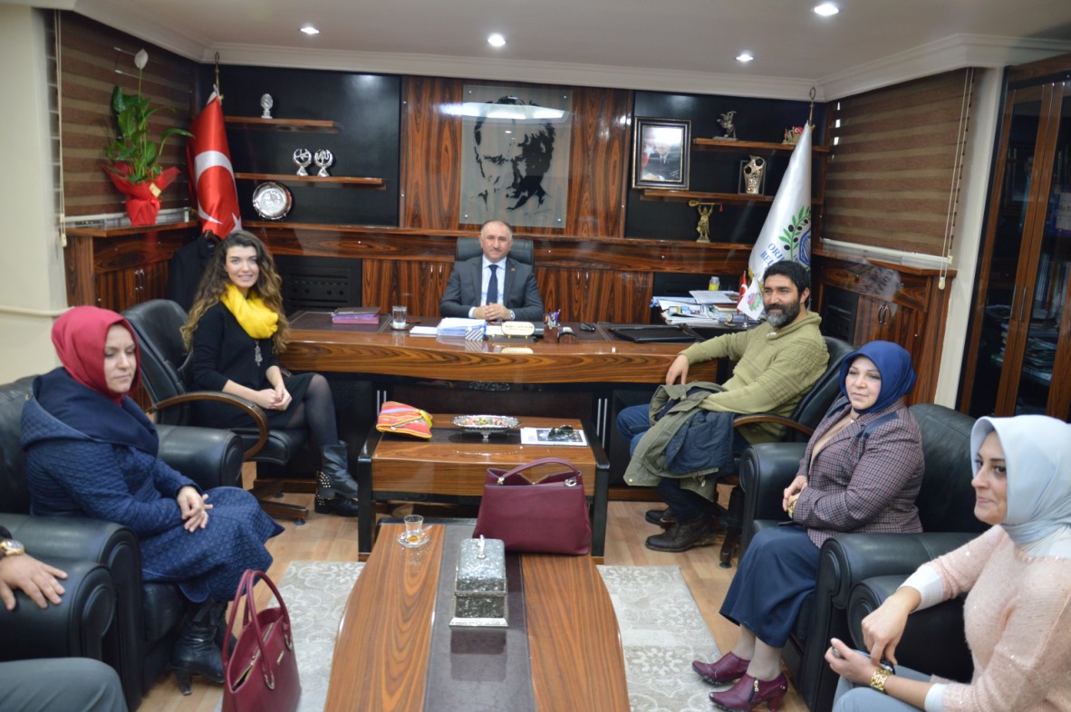 Belediye Baskani Neset Çaglayan, Dizi Oyuncularini Makaminda Agirladi 