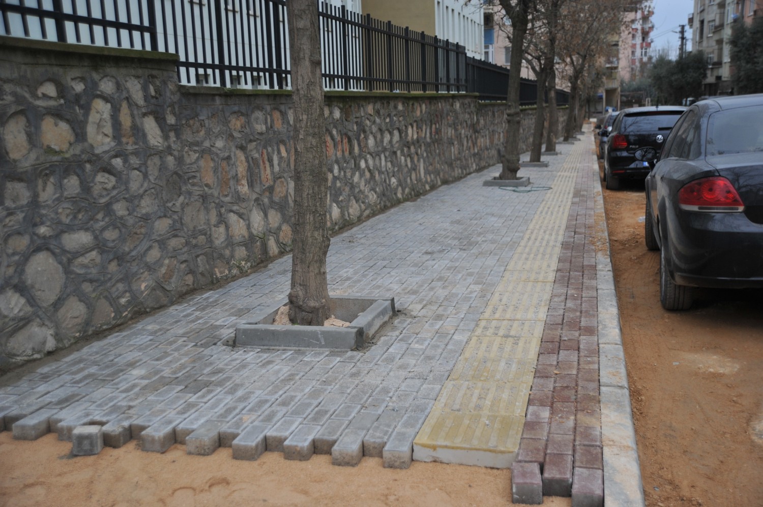 Kaldirim Çalismalari Sürüyor 