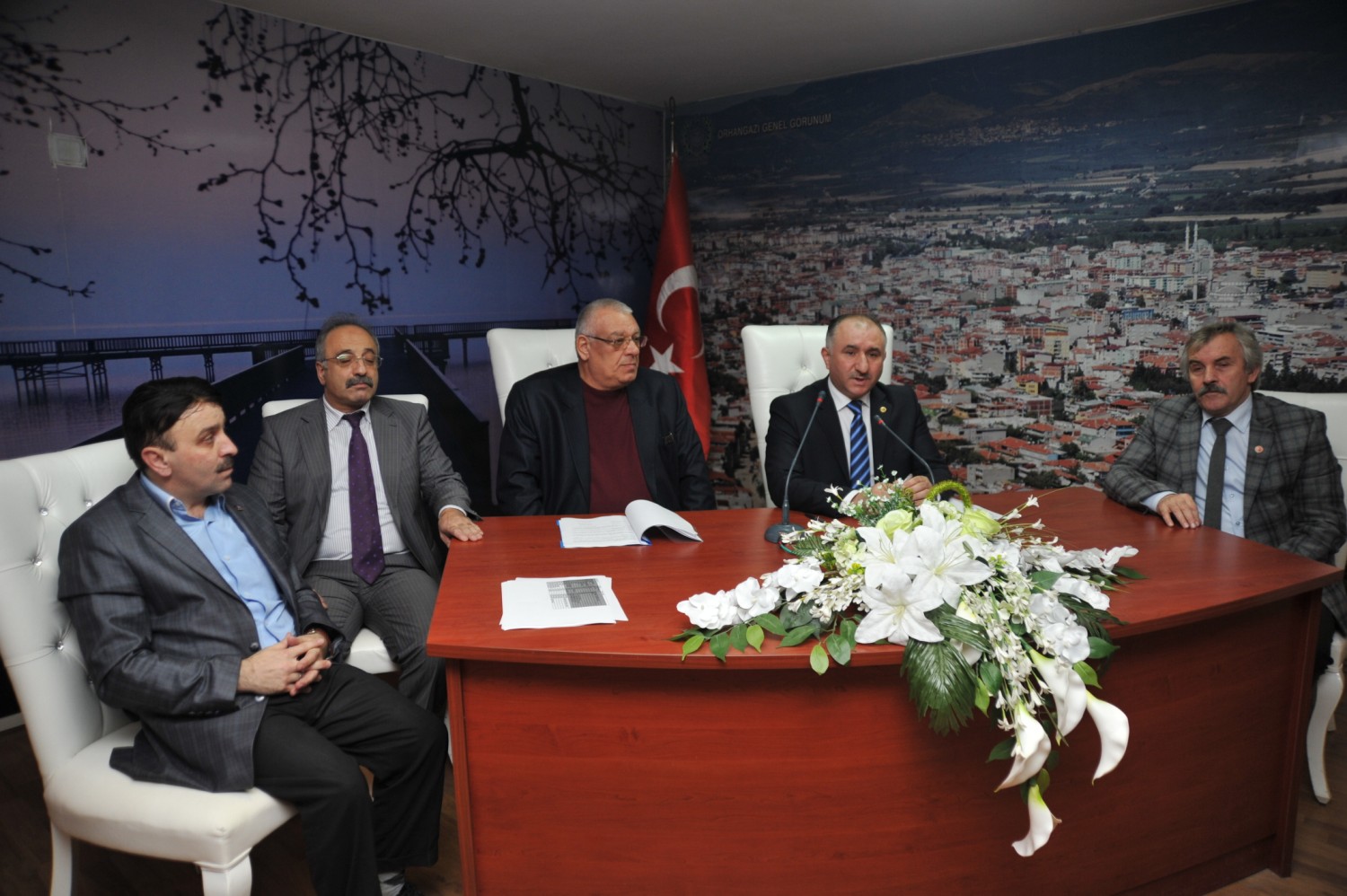 Orhangazi Belediyesi'nde Isçi Statüsünde Çalisan Personelle Is Sendikasi Arasinda 2015 Yili Toplu Is Sözlesmesi Imzalandi 