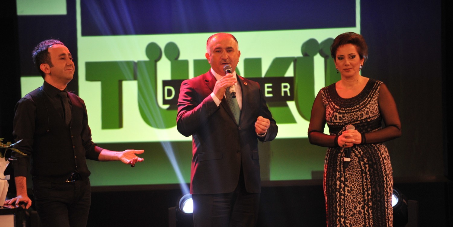 Belediye Başkanı Neşet Çağlayan, Türkü Diyenler Programına Katıldı 