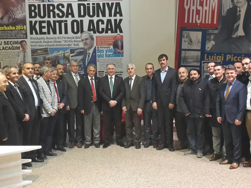 Belediye Başkanı Neşet Çağlayan, Türkü Diyenler Programına Katılan Derneklerle Bir Araya Geldi 