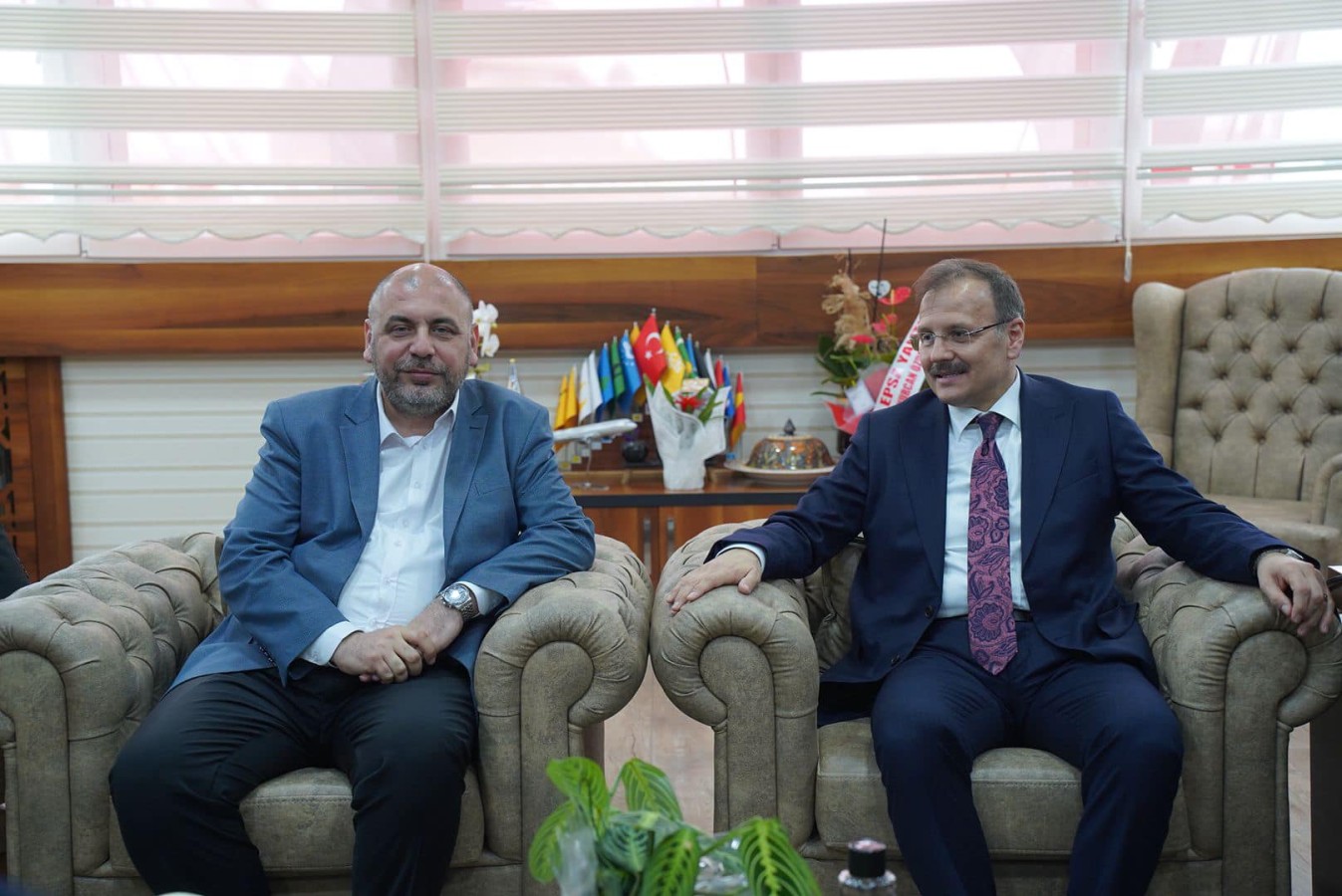 Hakan Çavuşoğlu‘ndan Başkan Bekir Aydın’a Tebrik Ziyareti