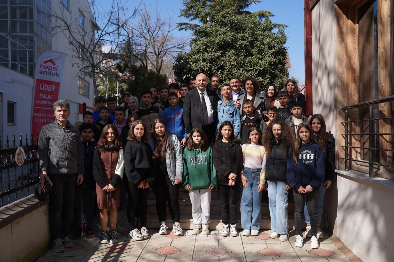 Minik Öğrenciler Gökyüzündeki Özgürlüğün Keyfini Çıkarttı