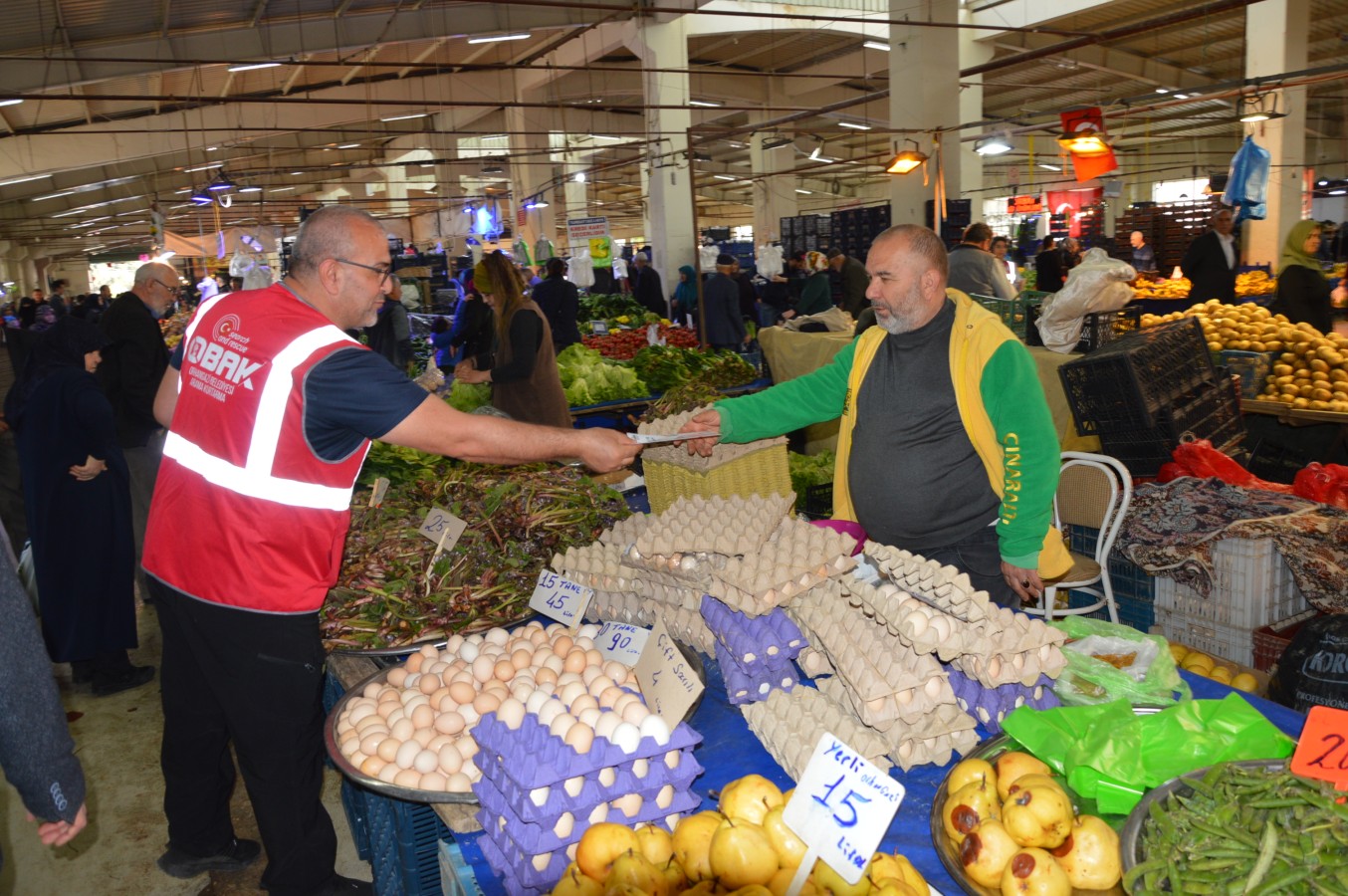 OBAK ve Beyaz Masa Ekipleri Kapalı Pazar Yerinde Vatandaşın Yanında