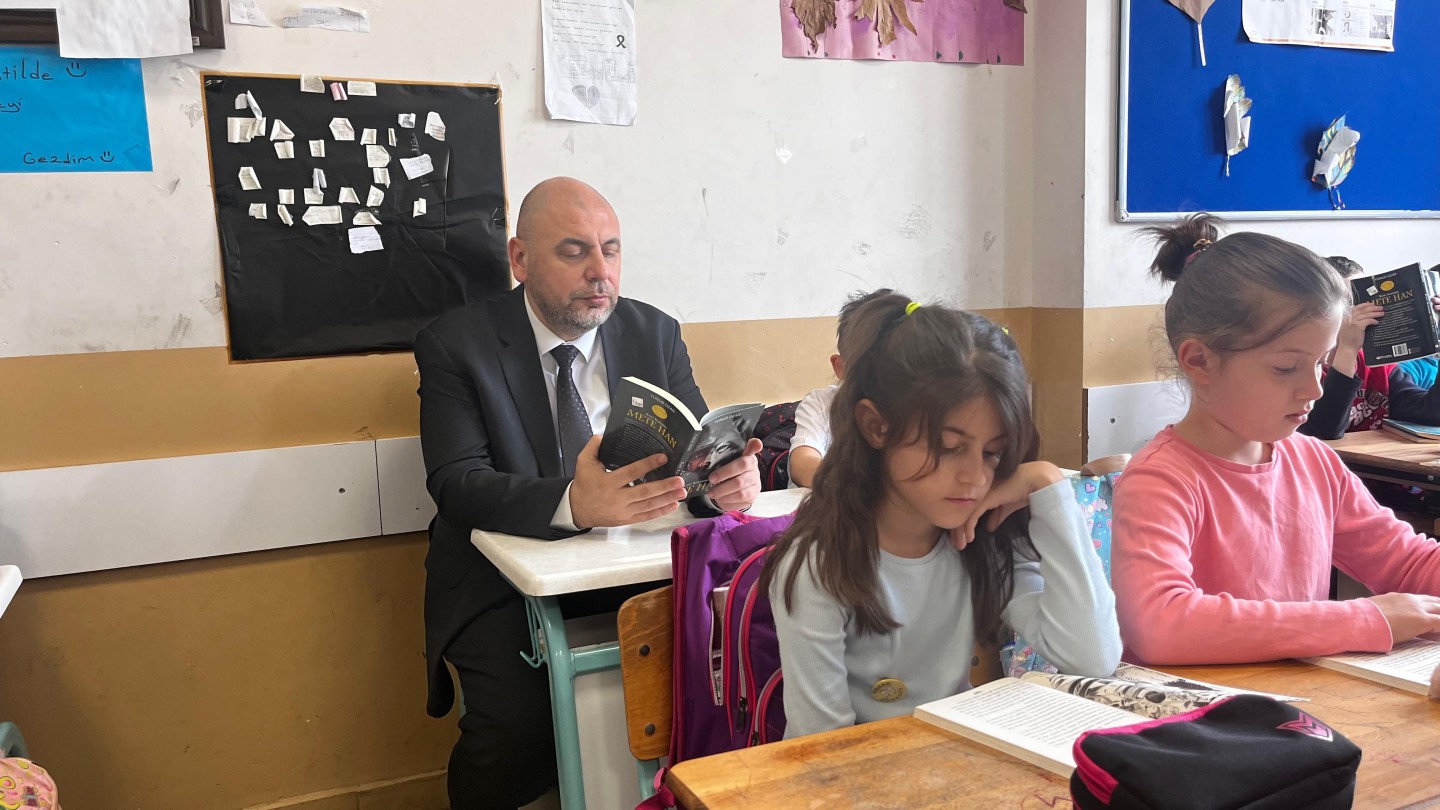 Okumakla Büyüyen Hayatlar: Tuna İlkokulu’nu Minikleriyle Başkan Aydın Arasında Sıcak Buluşma