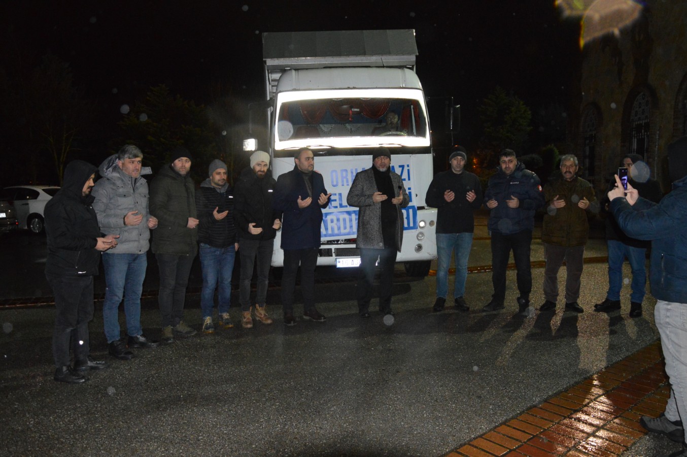 Orhangazi Belediyesi Deprem Bölgesi ile Gönül Köprüsü Kurdu.