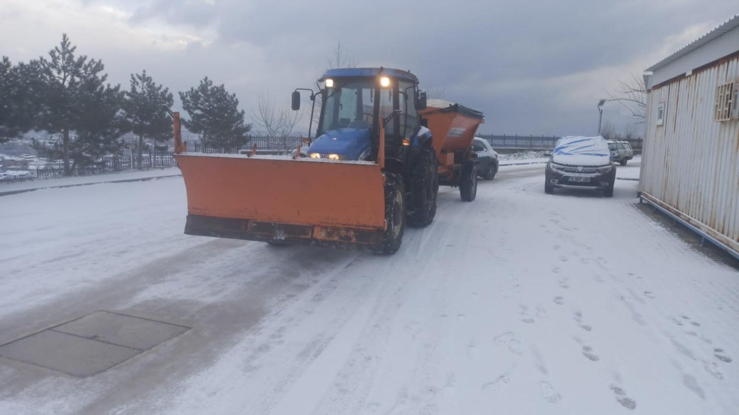 Orhangazi Belediyesi Ekipleri Karlı Gecede Görev Başında