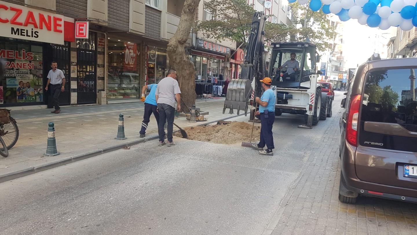 Orhangazi Belediyesi Fen İşleri Ekipleri Şehir Genelinde Çalışmalarına Devam Ediyor