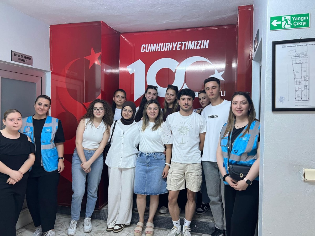 Orhangazi Belediyesi Mavi Yelekliker Ekiplerinden Öğrencilere Sınav Öncesi Moral Ziyareti