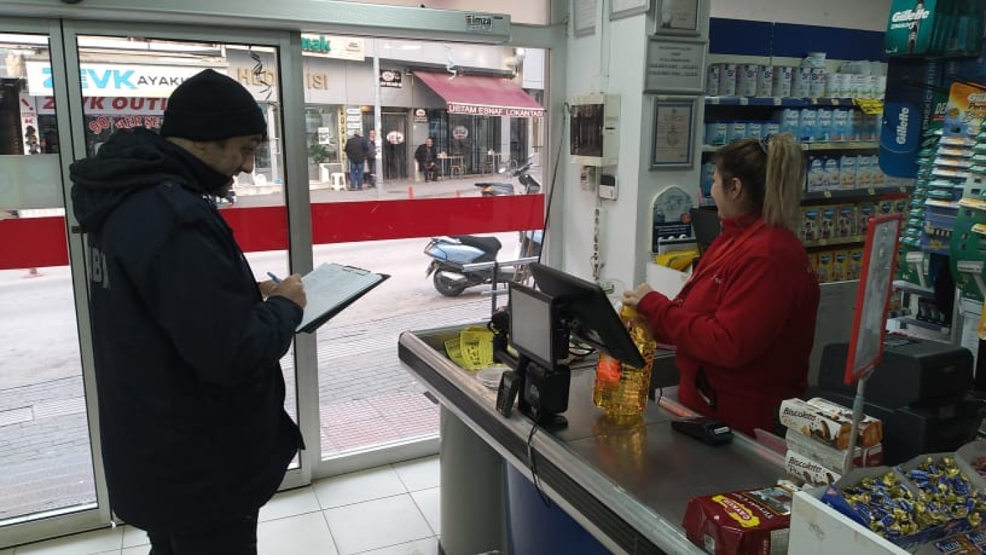Orhangazi Belediyesi Zabıta Ekipleri Asgari Ücret Açıklaması Sonrasında Zincir Market Denetimi Yapıyor.