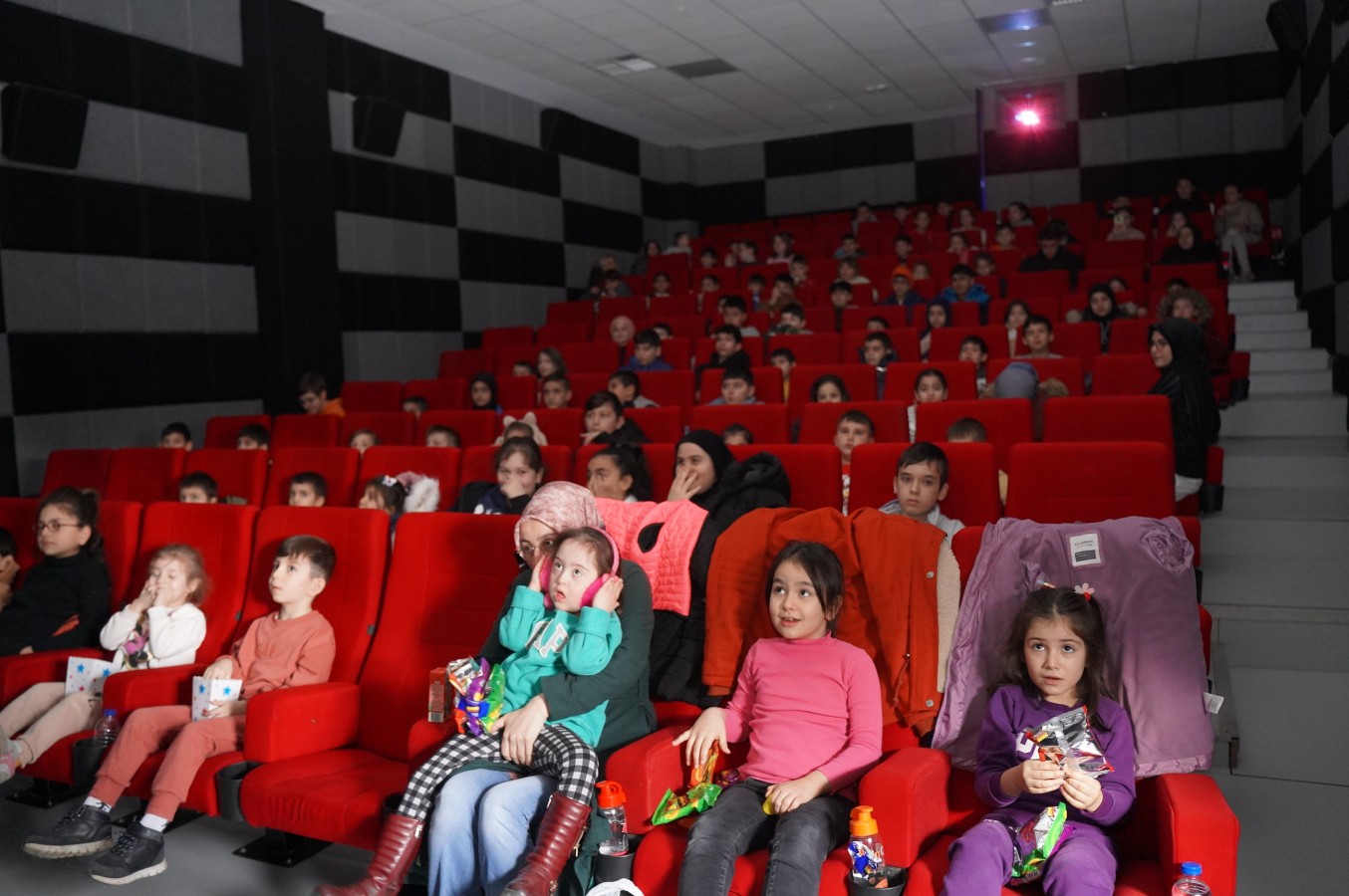 Orhangazi Belediyesi'nden Çocuklara Sinema Şöleni
