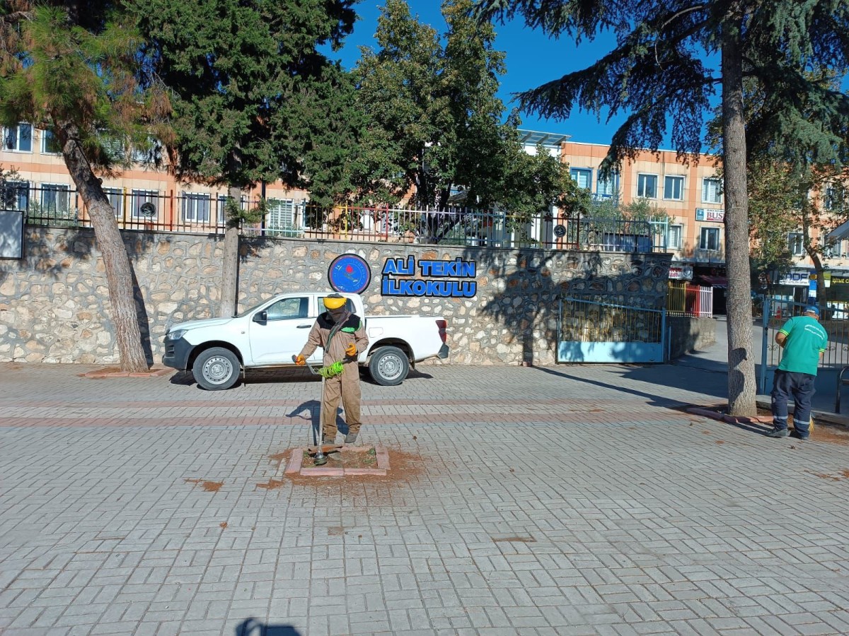 Orhangazi Belediyesi’nden Eğitim Öncesi Temizlik Seferberliği