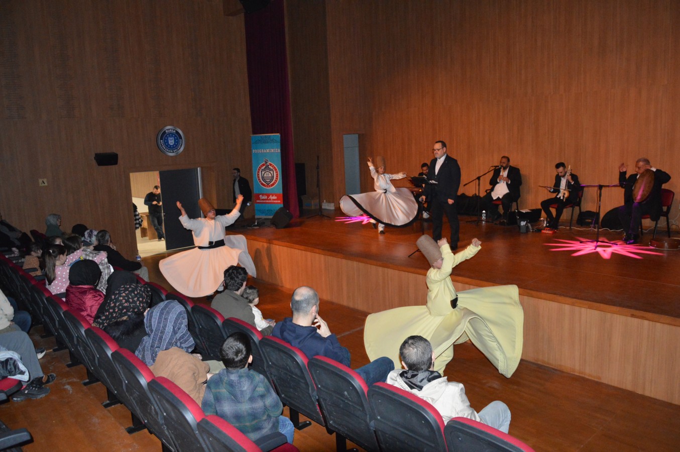 Orhangazi Belediyesinden İlahi Ezgileri ve Semazen Gösterisi Programı