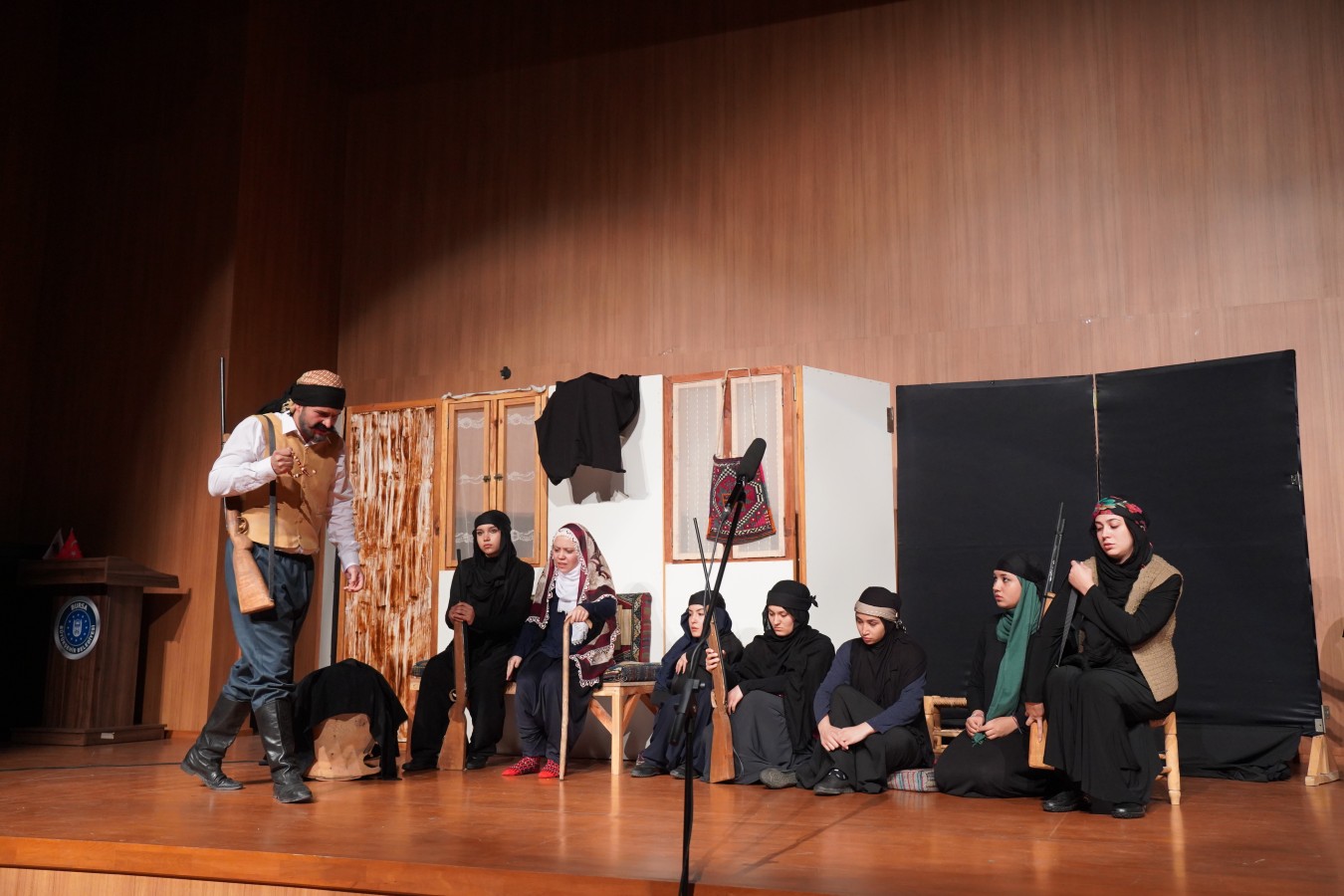 Orhangazi Belediyesinden Yine Bir Tiyatro Şöleni