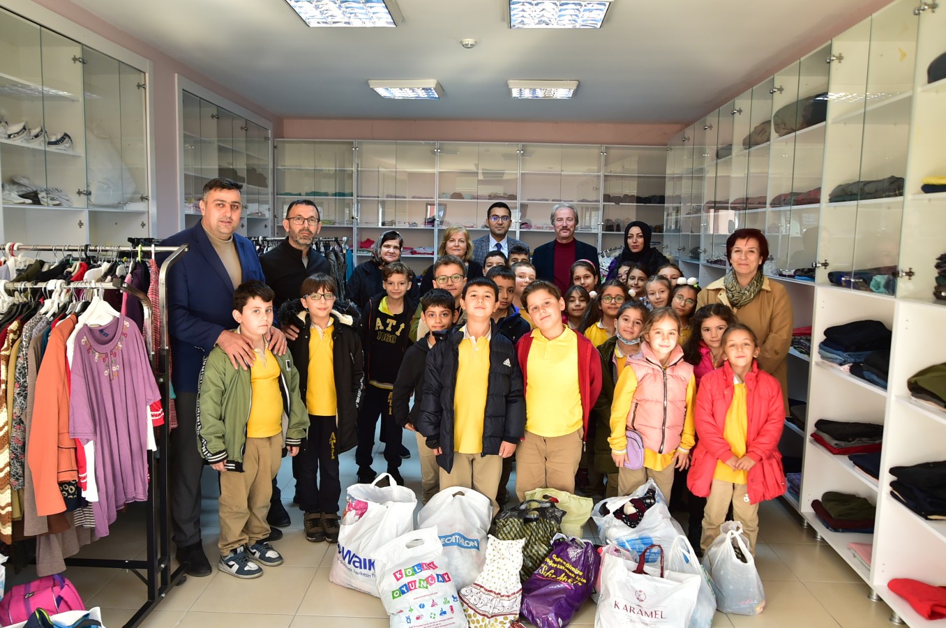 Orhangazi Belediyesinin Gardrop Projesine Alitekin İlkokulu Öğrencilerinden Destek
