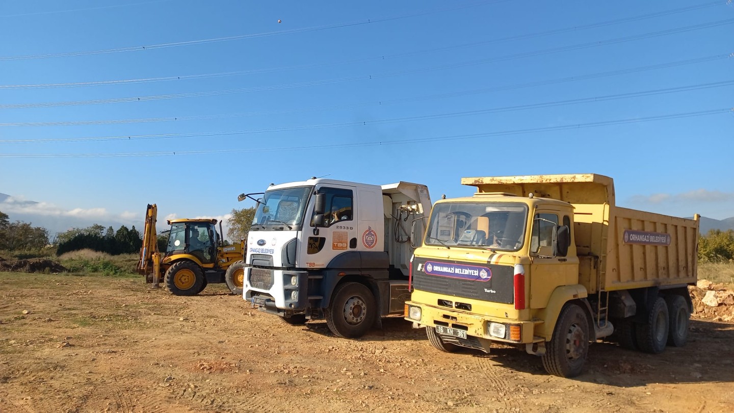 Orhangazi Fen İşleri Sahada: Mahallelerin Yol ve Parke Sorunları Çözülüyor