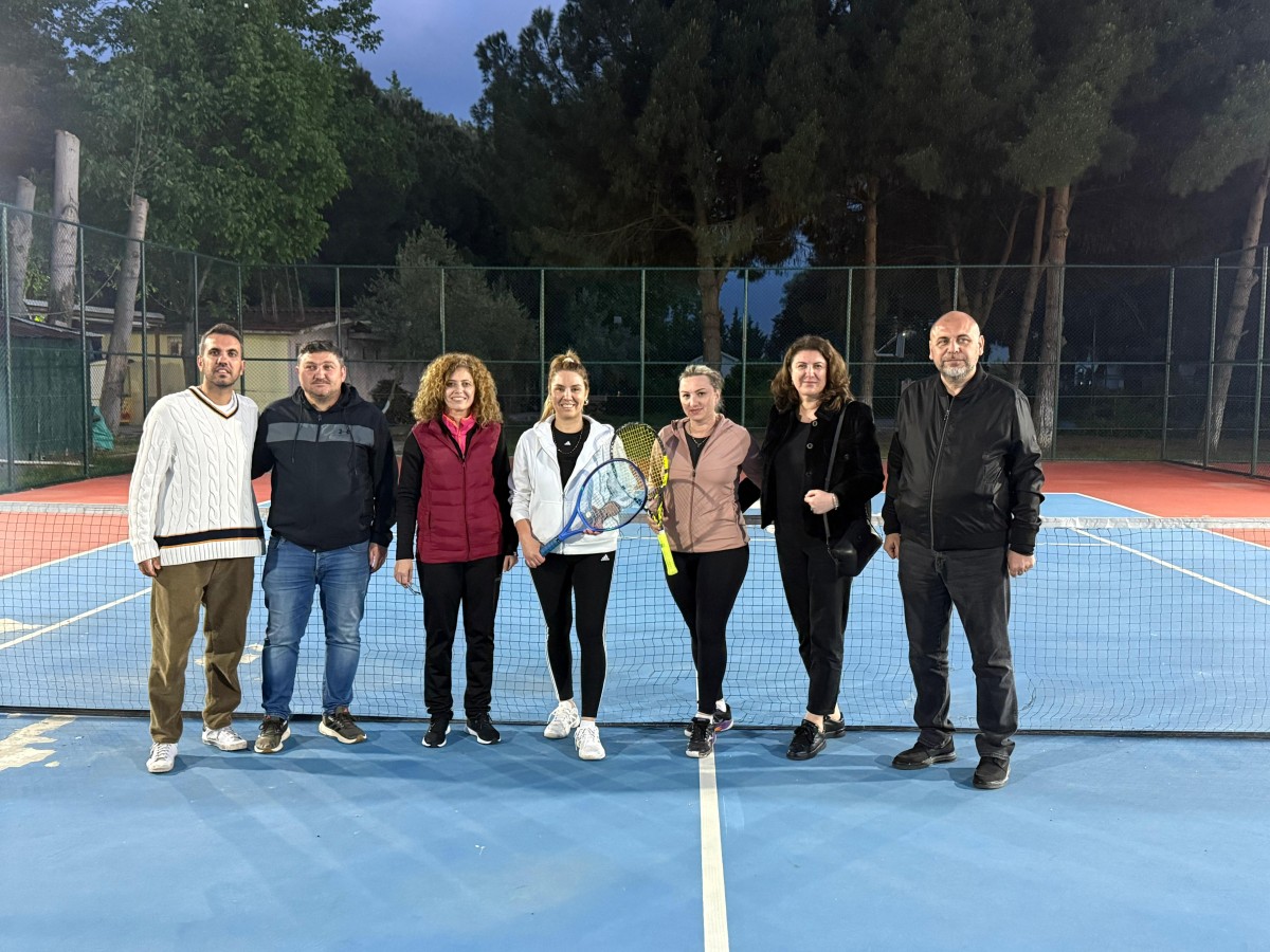 Orhangazi’de 19 Mayıs Tenis Turnuvası Heyecanı