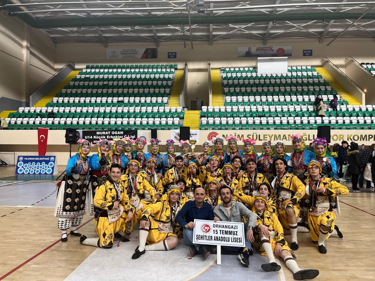 Orhangazi'den Halk Oyunları'nda Birincilik