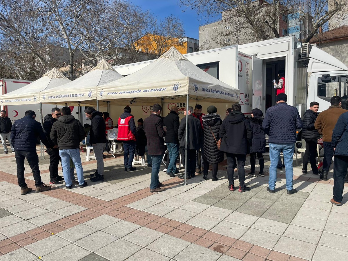 Orhangazililer Depremzede Vatandaşlar İçin Kan Bağışına Büyük İlgi Gösteriyor