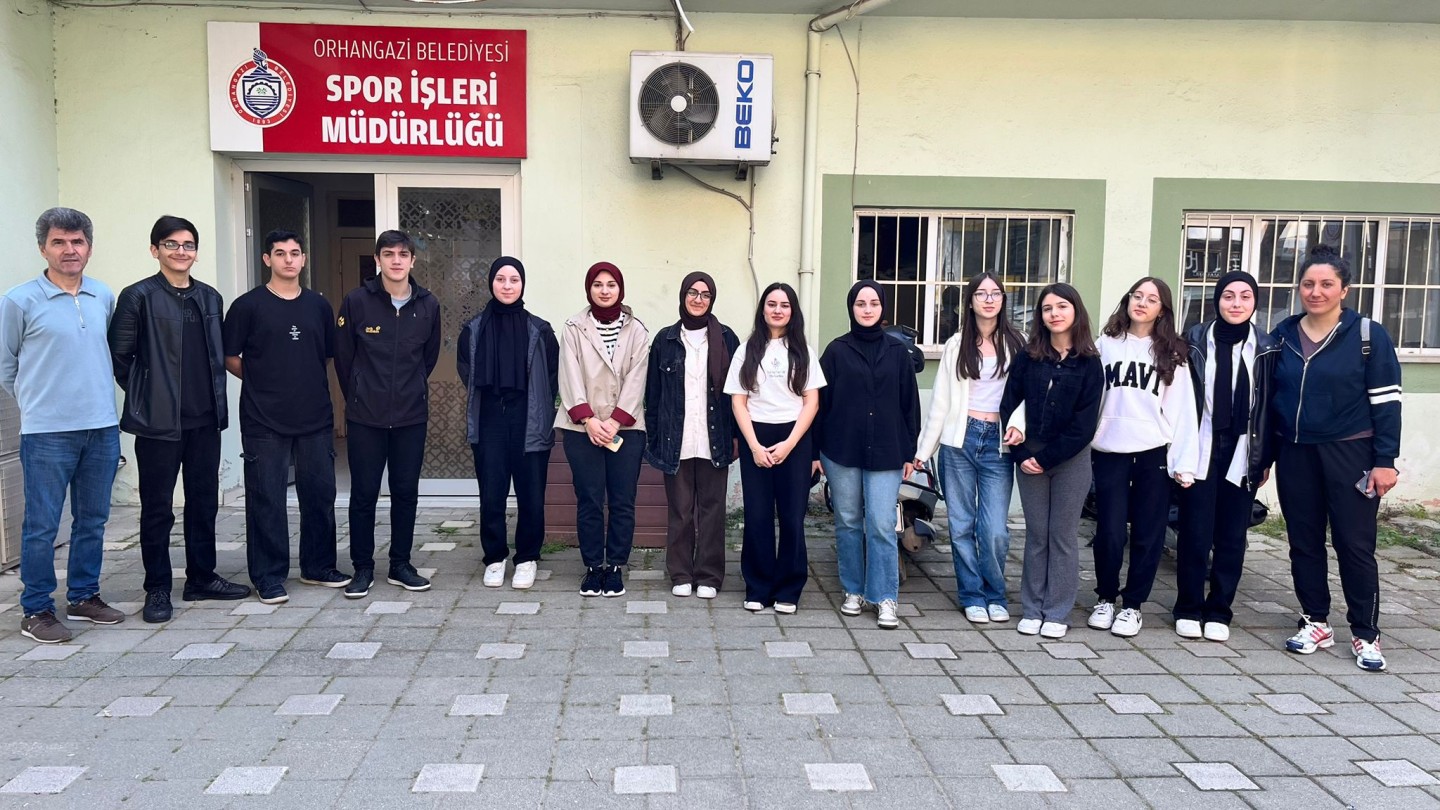 Orhangazi’yi Temsil Edecek Genç Roketciler Uşak’taki Türkiye Finalleri İçin Yola Çıktı