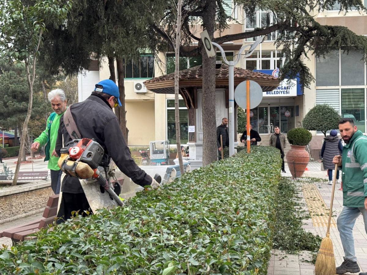 Parklar ve Bahçeler Bayrama Gün Sayıyor