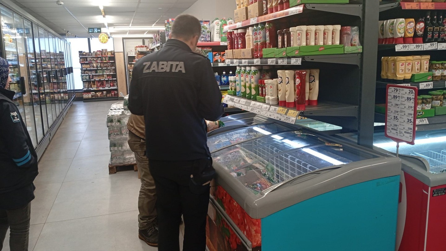 Ruhsat İşlemleri ve Dış Mahalle Market Denetimleri Eş Zamanlı Yürütülüyor