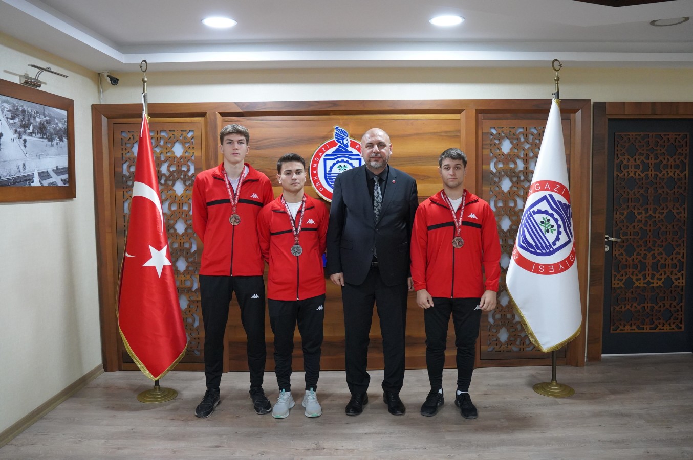 Şampiyon Genç Karateciler Başkan Aydın'ı Ziyaret Etti