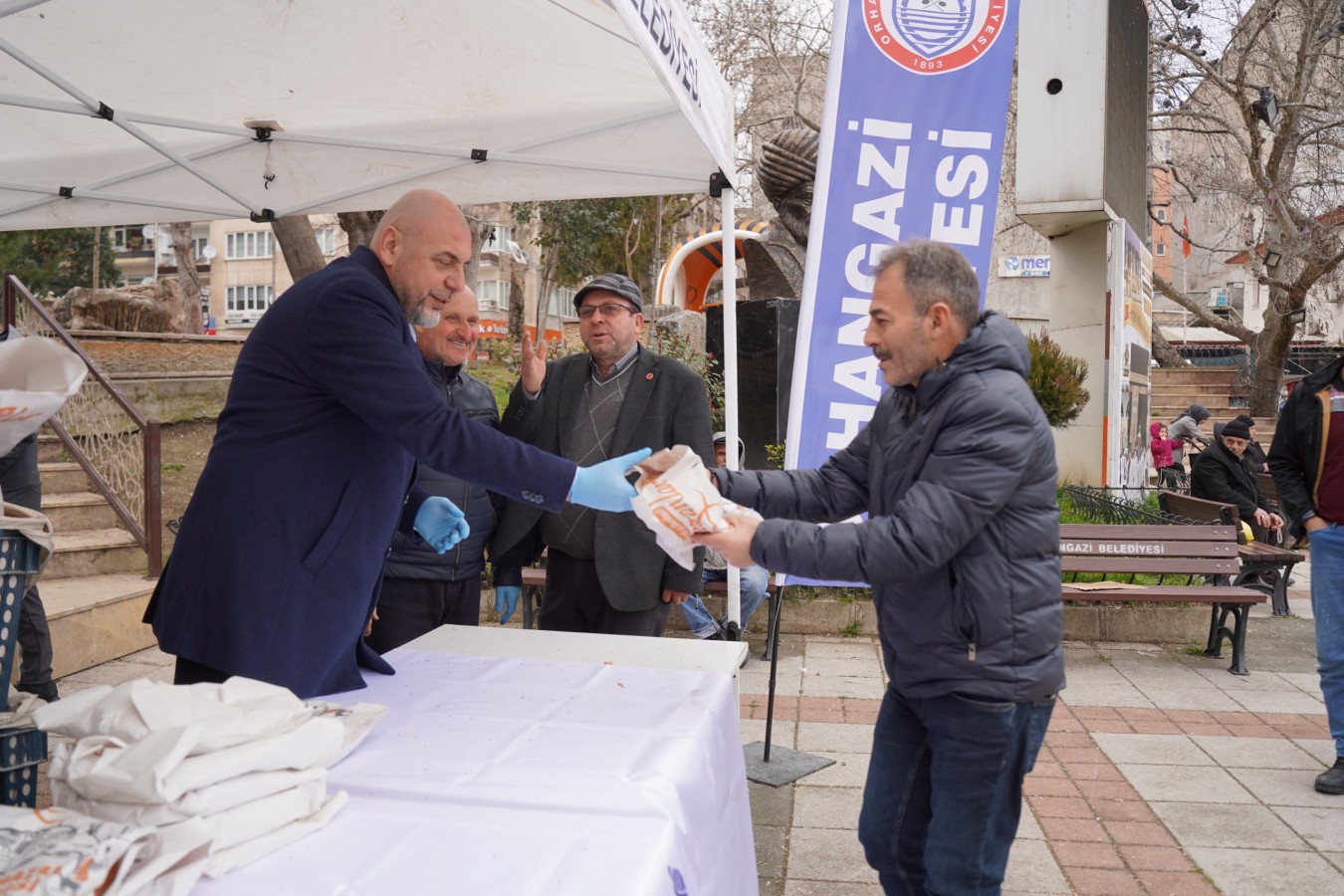 Sıcak Pide Etrafında Sıcak Muhabbetler Devam Ediyor