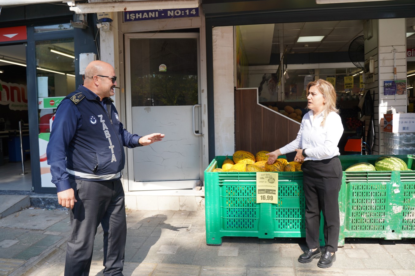 Vatandaşın Huzuru İçin Sıkı Denetim: Orhangazi Belediyesi Kaldırım İşgallerini ve Etiket-Kasa Uyuşmazlıklarını Mercek Altına Aldı