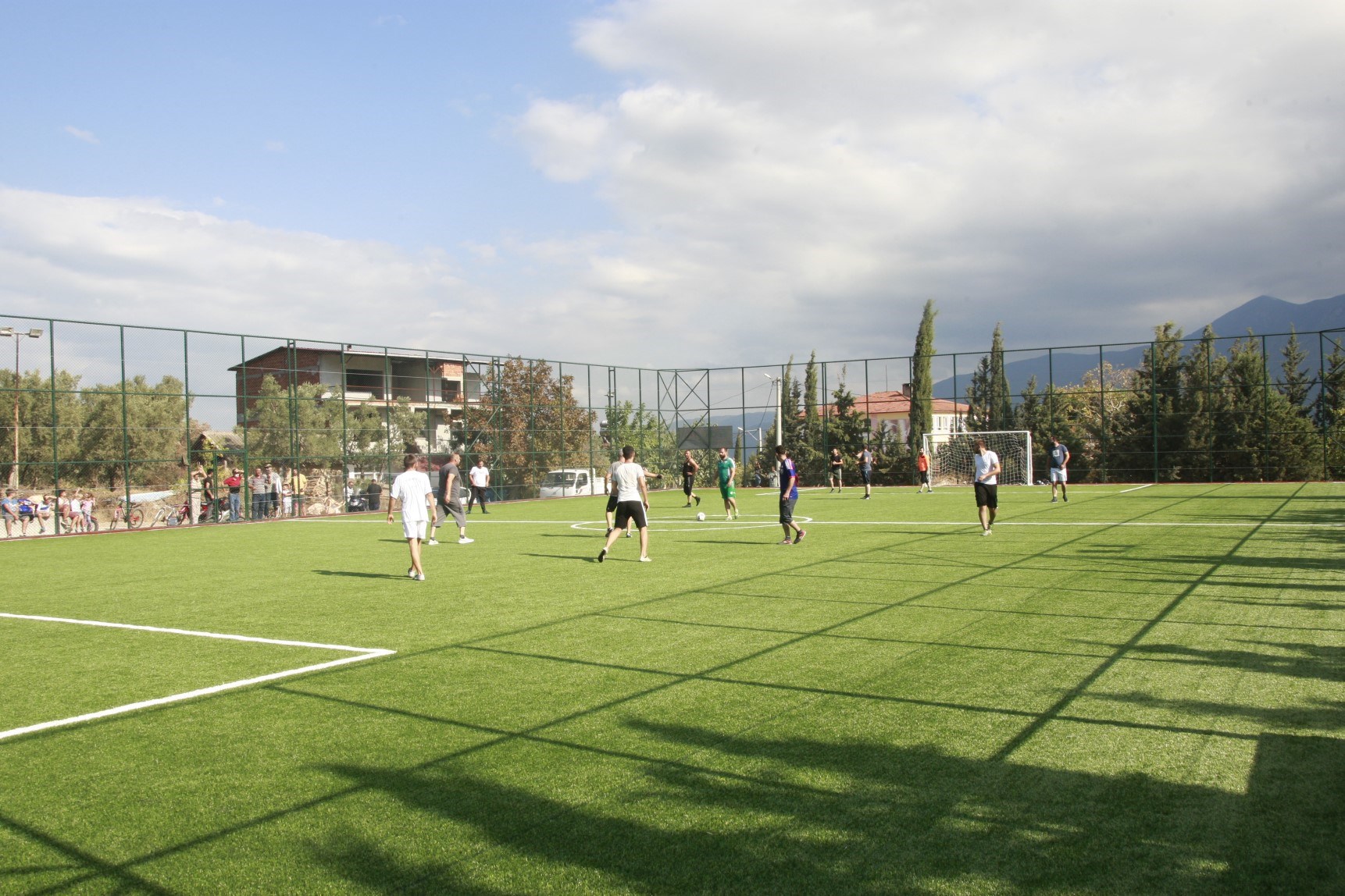 GEDELEK MAHALLESİ HALI SAHA PROJESİ