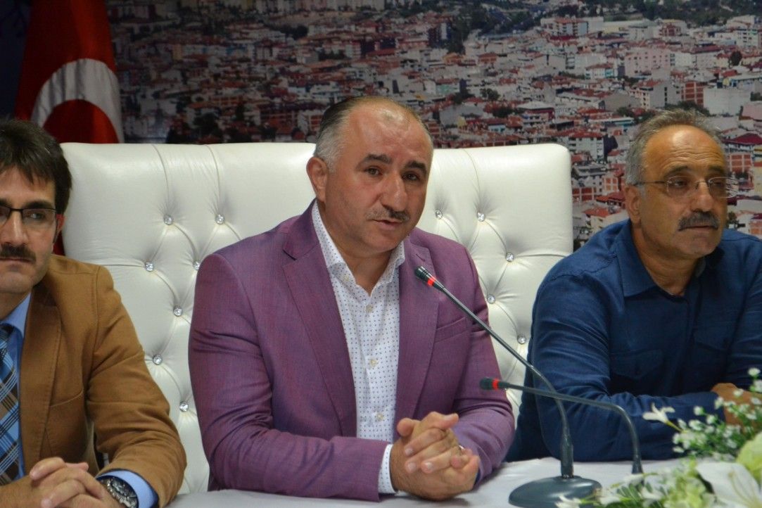 BAŞKAN ÇAĞLAYAN BELEDİYE PERSONELİ İLE BAYRAMLAŞTI 