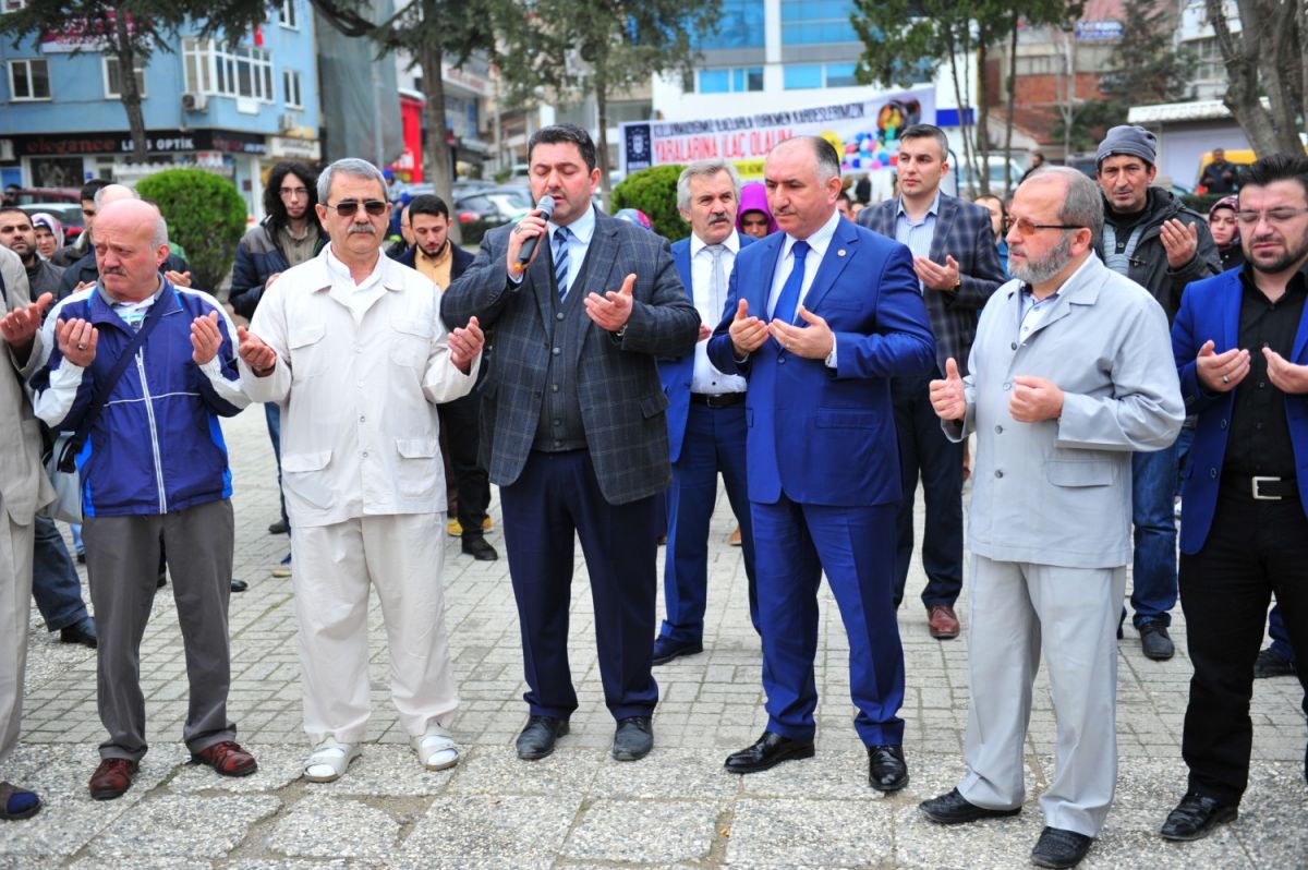 BAŞKAN ÇAĞLAYAN UMRECİLERİ UGURLADI 