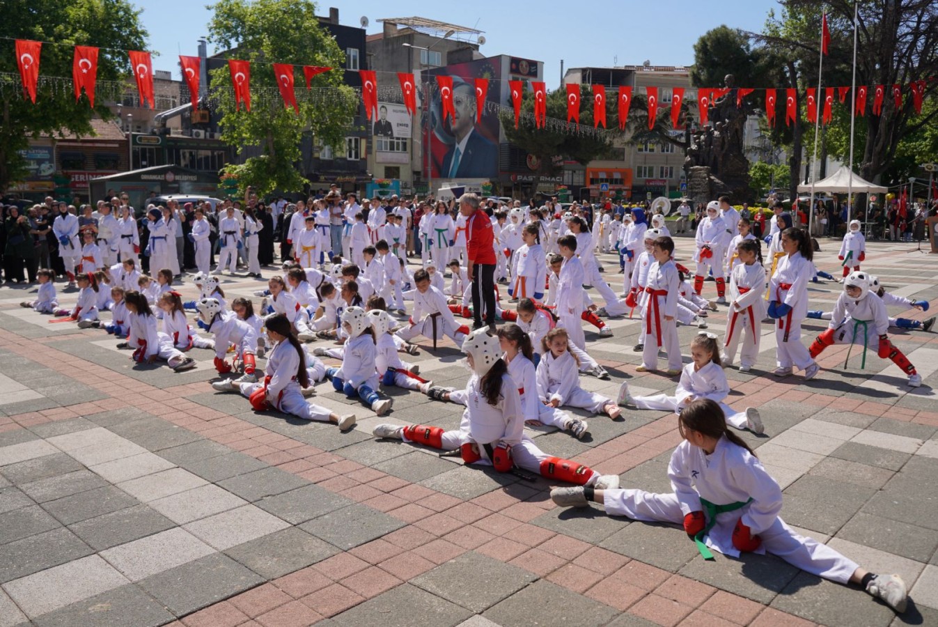 Başkan Aydın, 19 Mayıs Törenlerine Katıldı