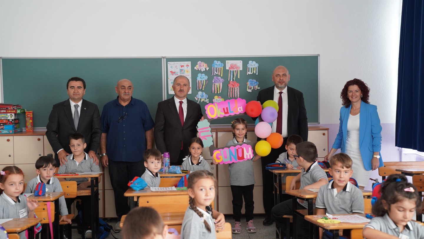 Başkan Aydın minik öğrencilerle heyecanlarını paylaştı