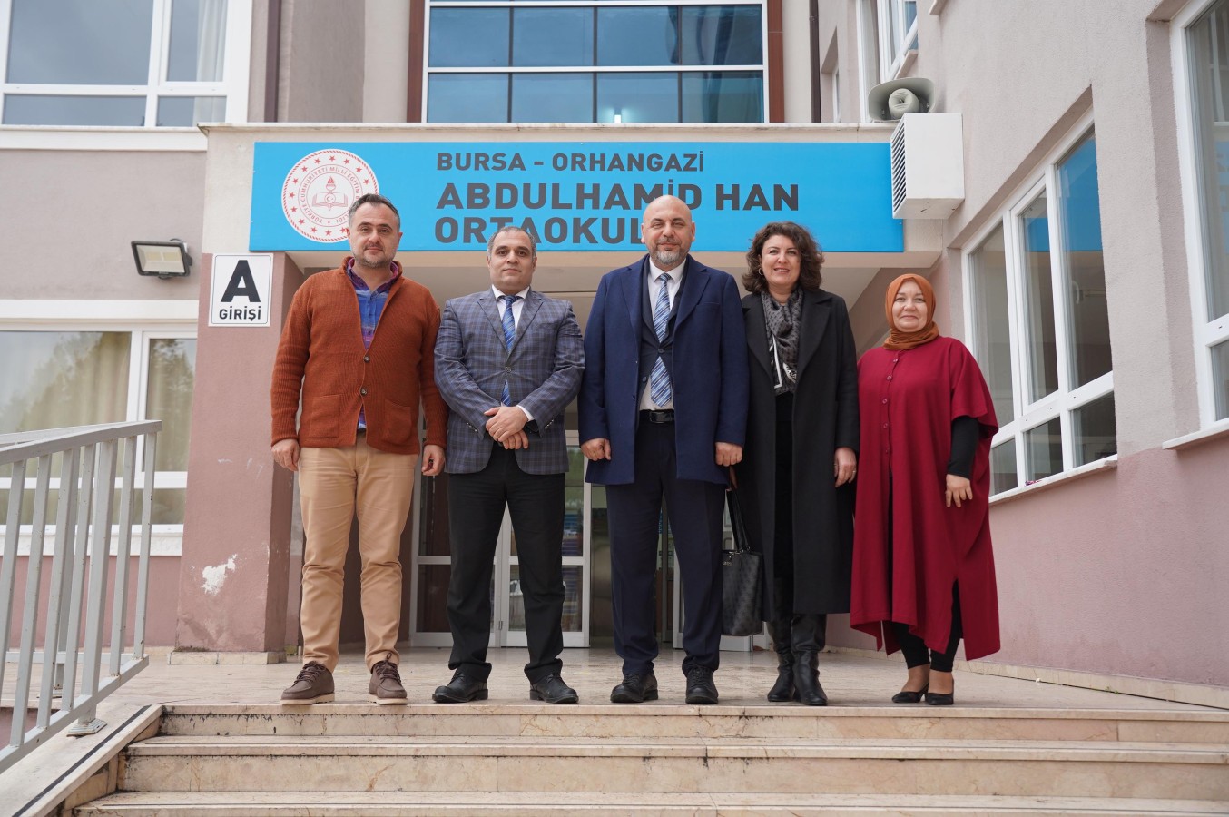 Başkan Bekir Aydın’dan Abdülhamid Han Ortaokuluna Öğretmenler Günü Ziyareti