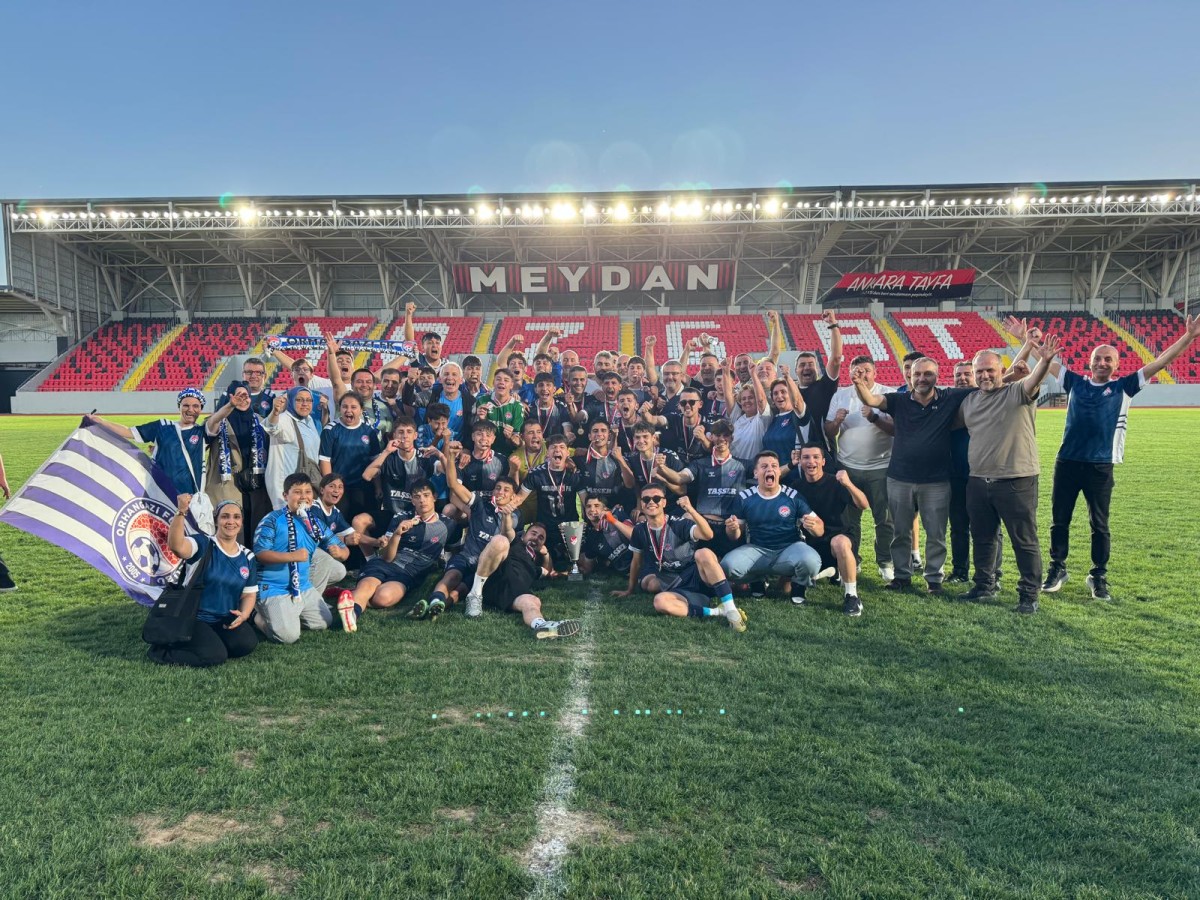 : Orhangazi FK U-18 Takımı Türkiye Şampiyonu Oldu