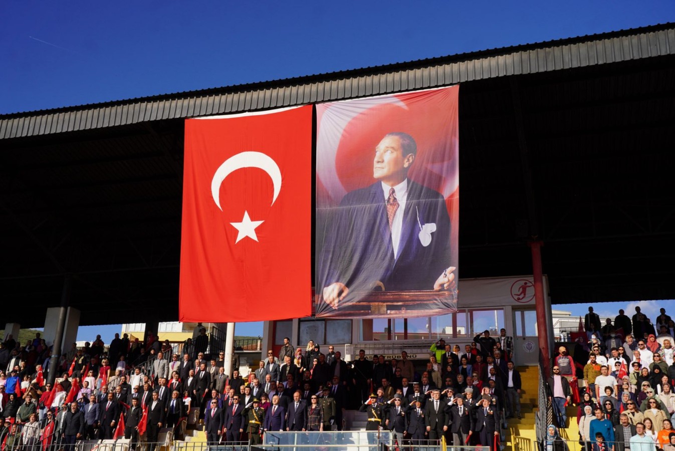 Orhangazi’de Cumhuriyet Coşkusu Sokaklara Taştı